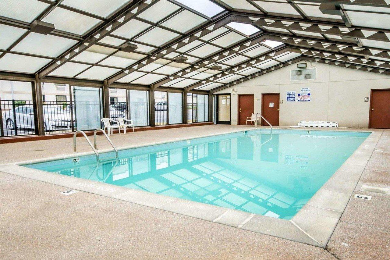 Econo Lodge London Buitenkant foto