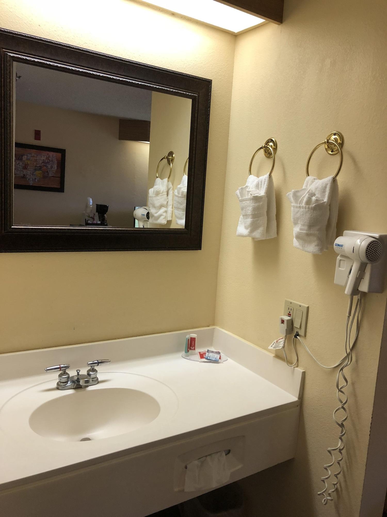 Econo Lodge London Buitenkant foto
