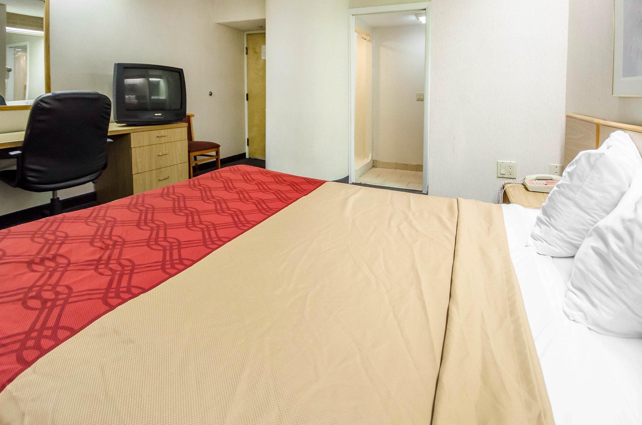 Econo Lodge London Buitenkant foto