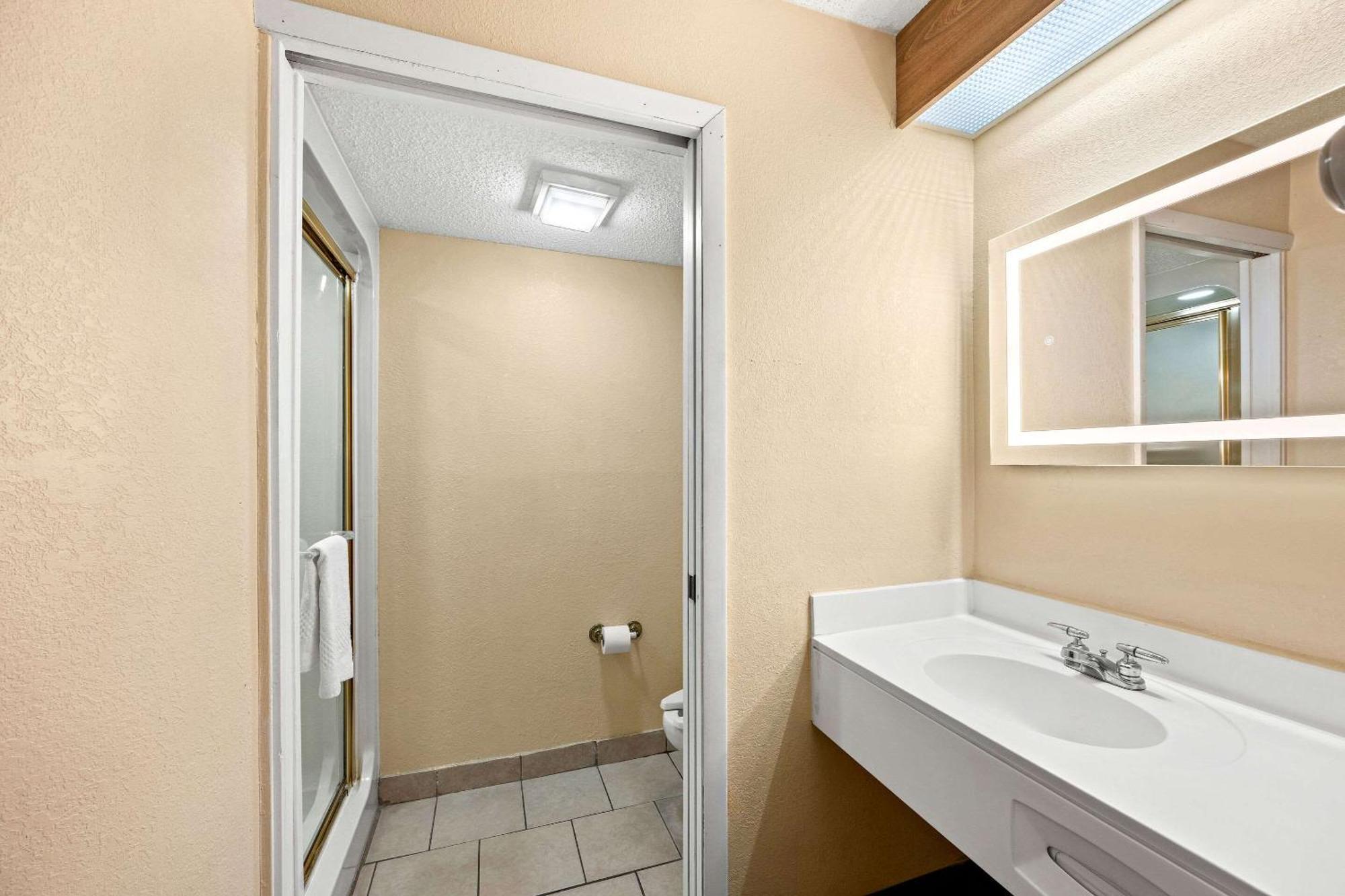 Econo Lodge London Buitenkant foto